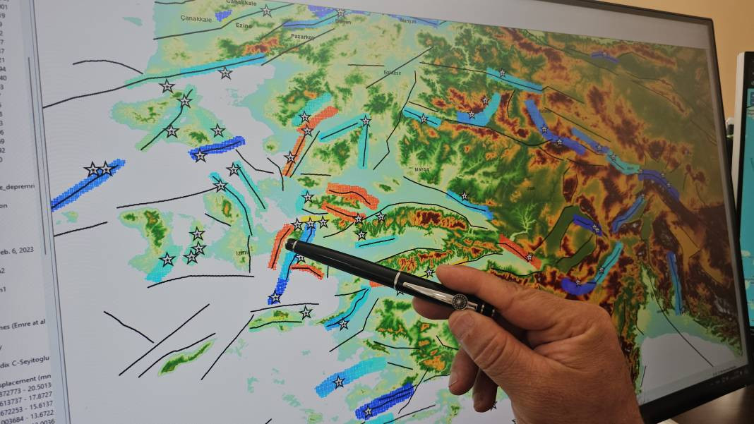 Deprem profesörü en yakın ve yüksek riskli bölgeyi açıkladı: Bölgede kırılmamış varlar var - Resim: 16